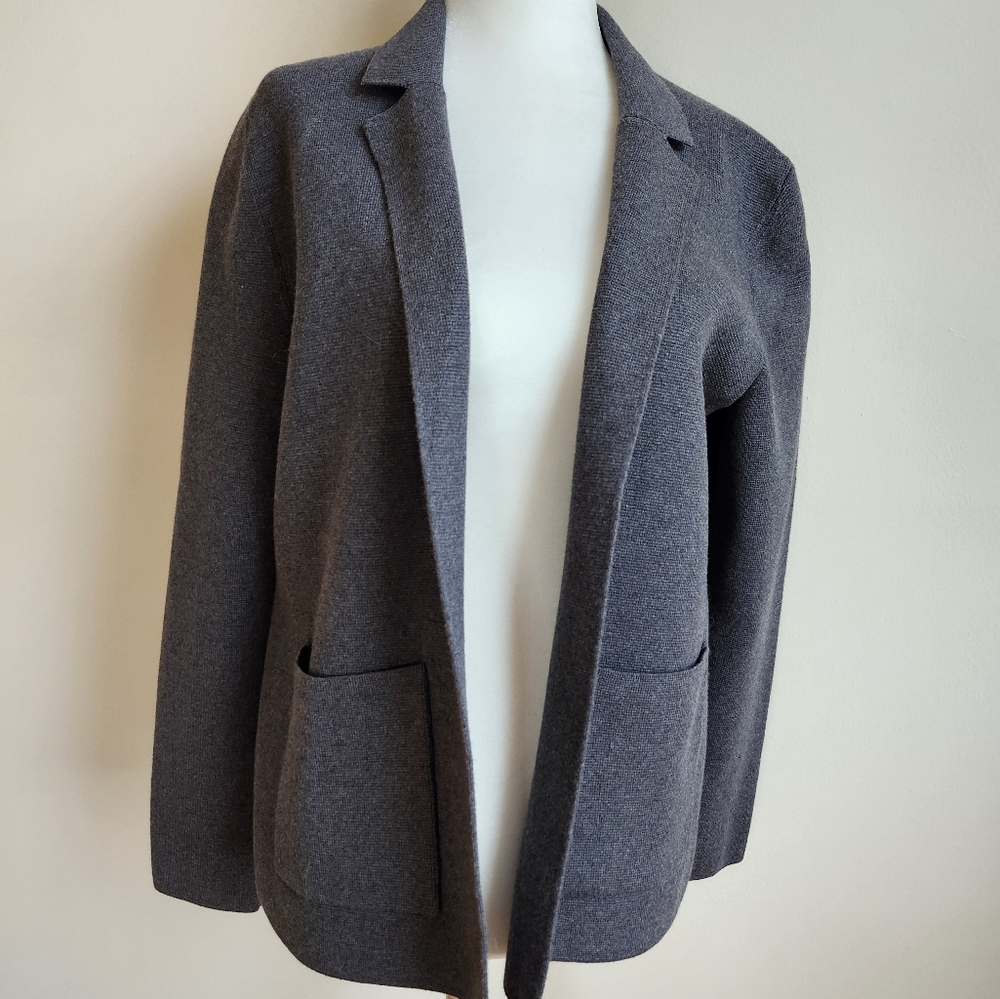 NWT Banana Republic women's grey knitted jacket, size M